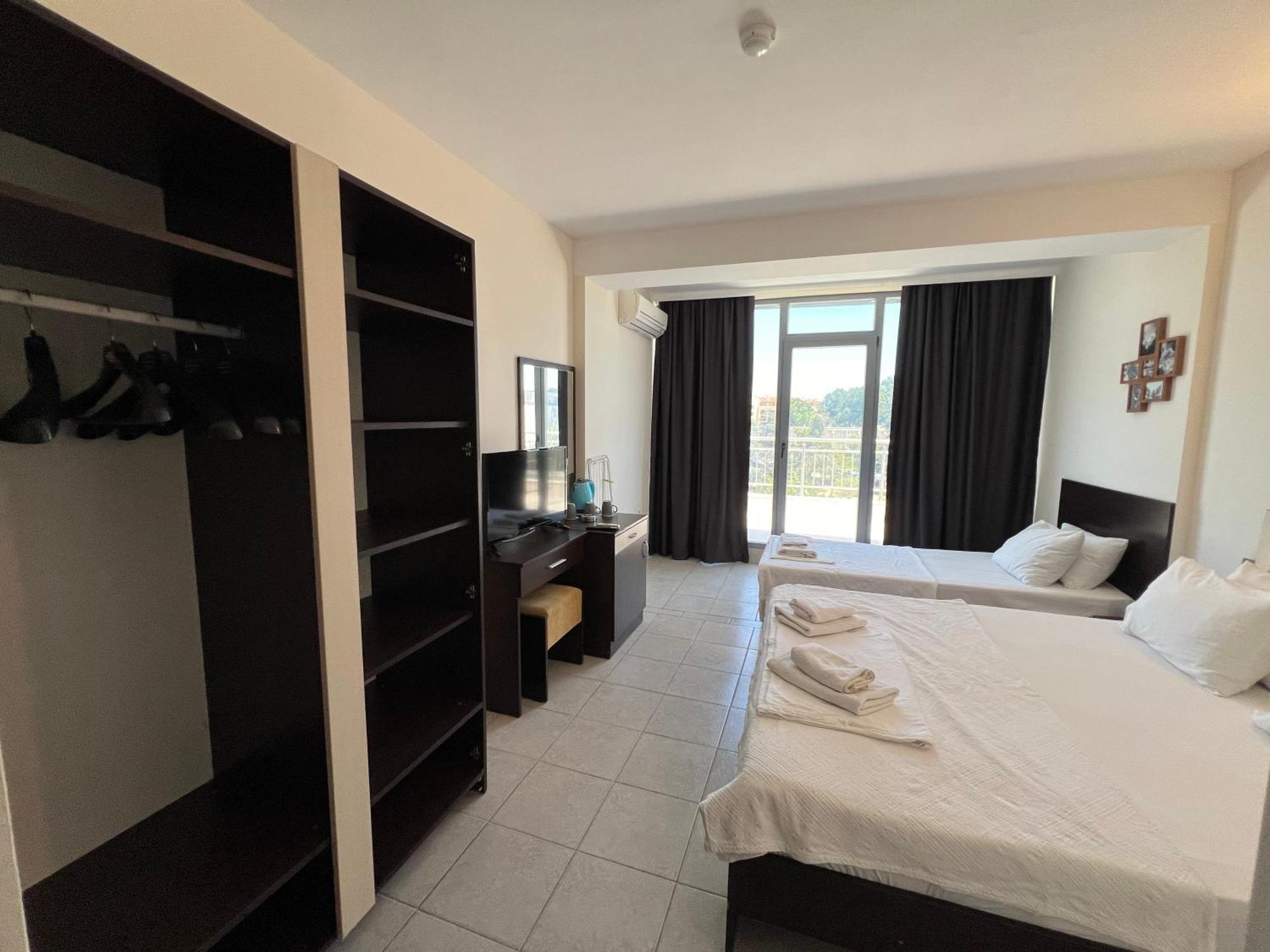 Persani Hotel-Free Parking 阳光海滩 外观 照片